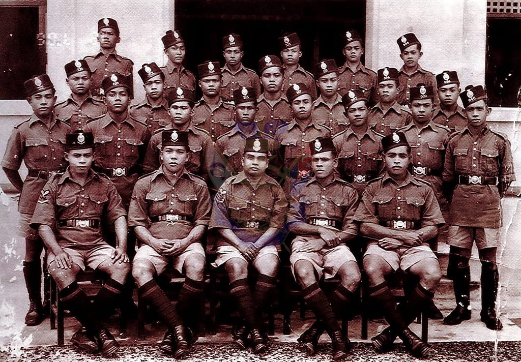 POLIS-JOHOR-1938-(Sumber-buku-Polis-Wanita,-Sejarah-Bergambar-1955-2007,-Selamat-bin-Sainayune)