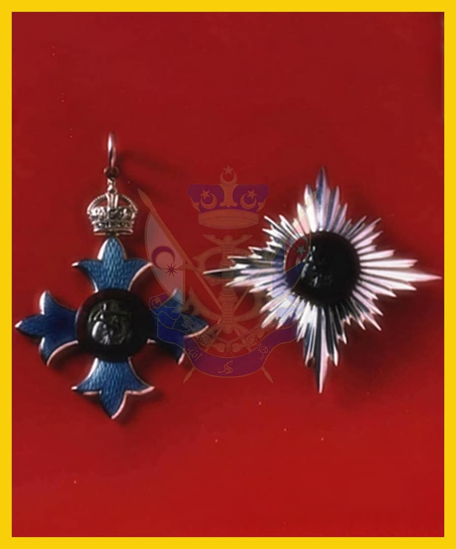 Honorary Knight Cross Of the Most Excellent Order of the British Empire (KBE) (Military). (Sumber : Muzium DiRaja Abu Bakar)