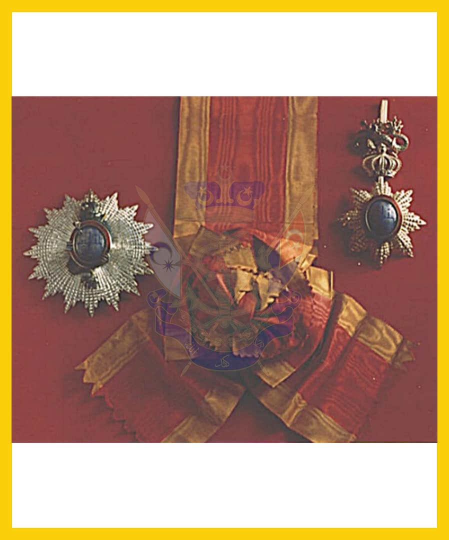 Grand Cross Order of the Imperial Dragon de l’Annam’. (Sumber : Muzium DiRaja Abu Bakar)